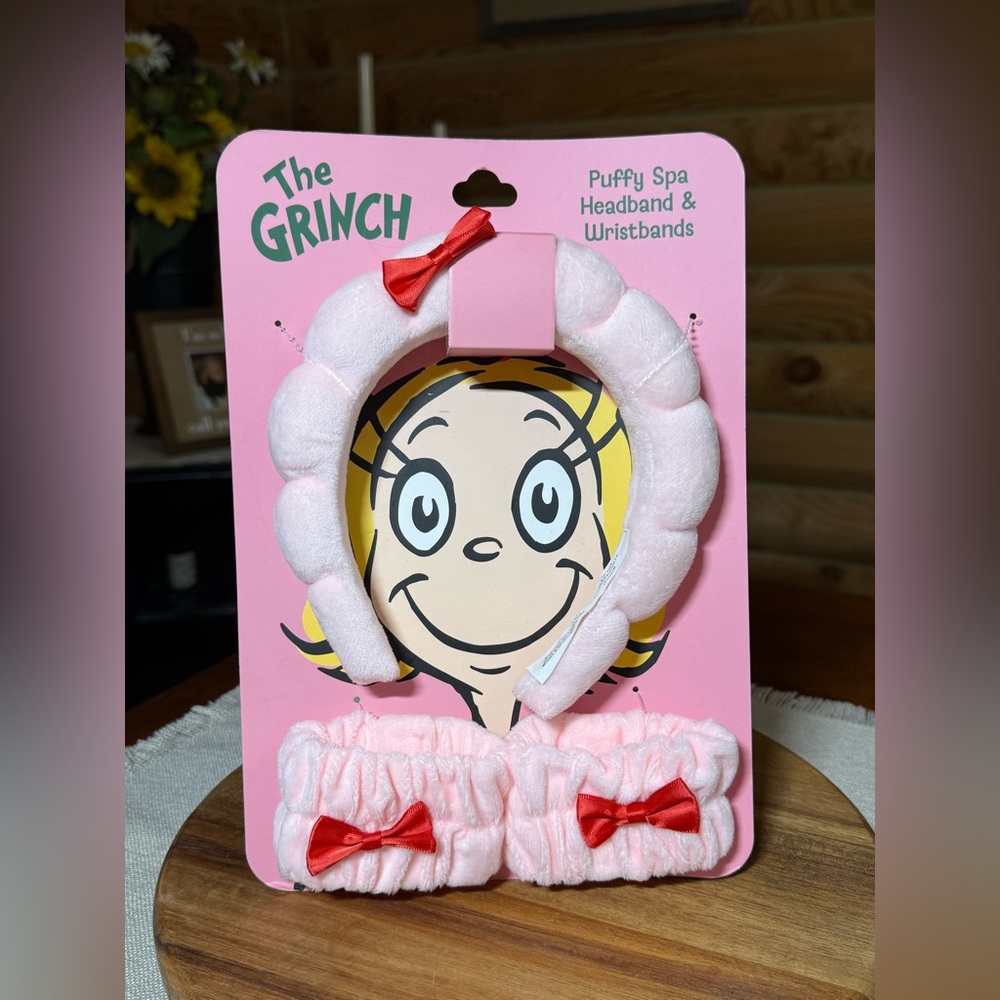 Dr. Seuss CINDY LOU WHO Puffy SPA HEADBAND & WRISTBANDS
